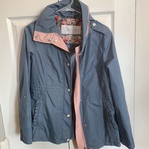 Jessica Simpson raincoat size small